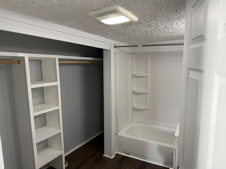 Building Photo - 315 N Highland Ave