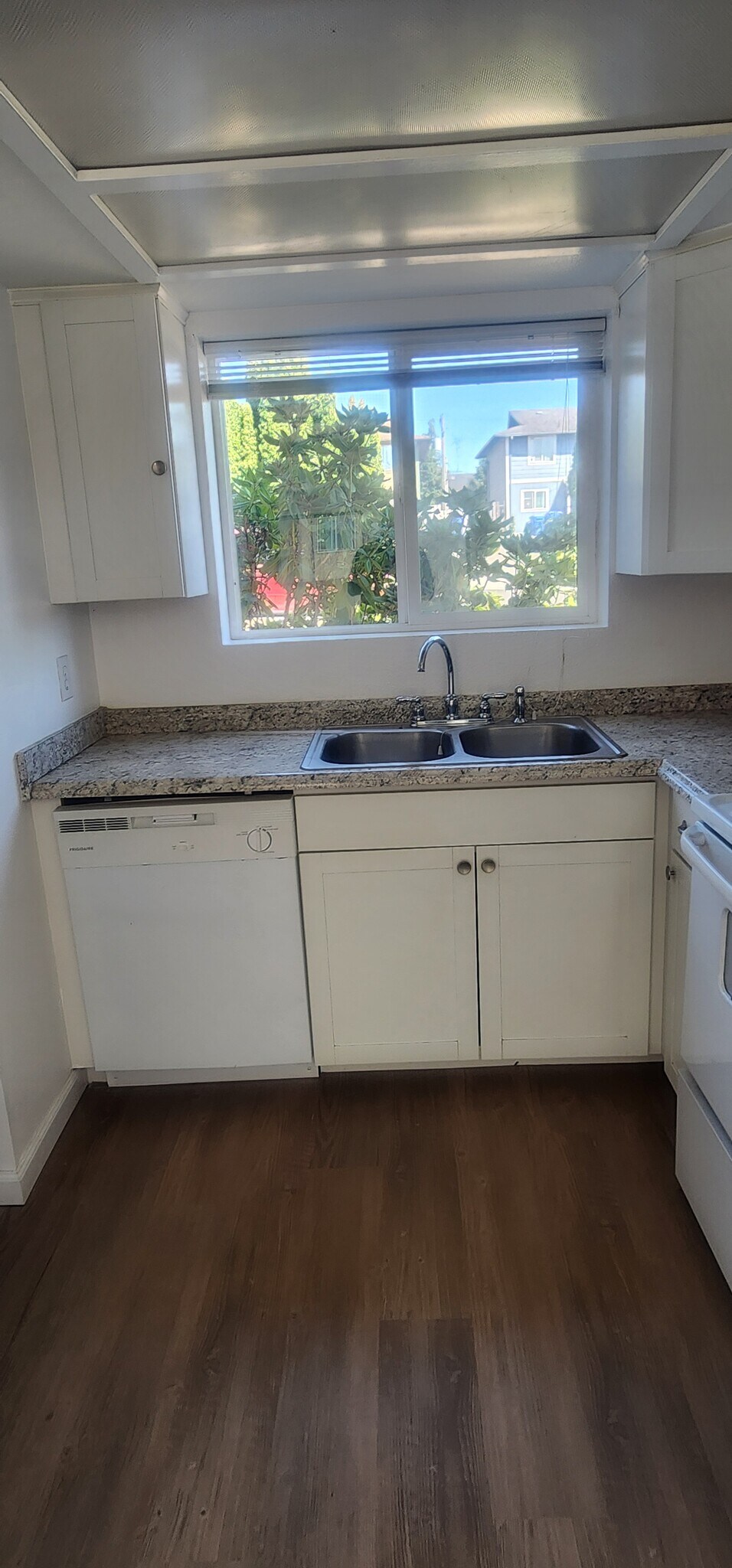 Kitchen dishwasher - 4304 S Cedar St