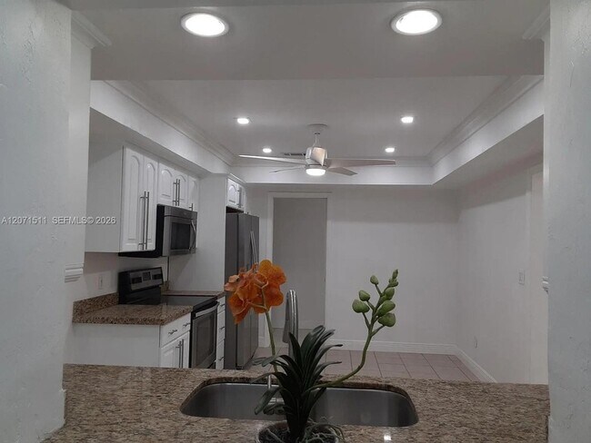 Building Photo - 12253 SW 82nd Ave