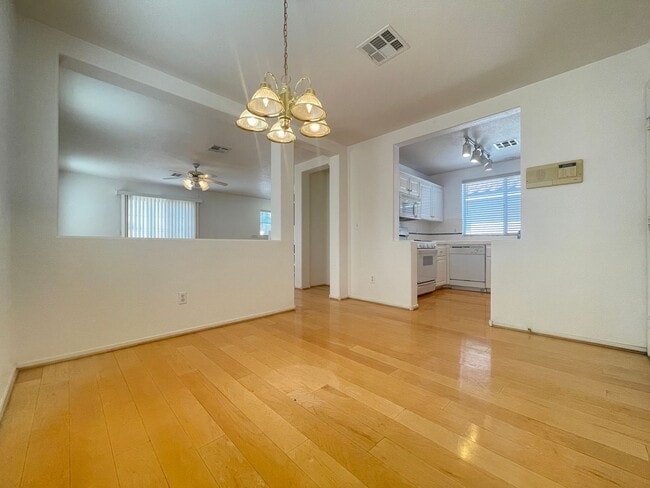 Building Photo - 3bedroom home in a GATED community near the strip