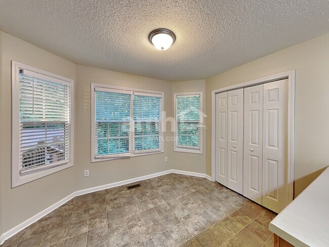 Building Photo - 179 Norton Dr