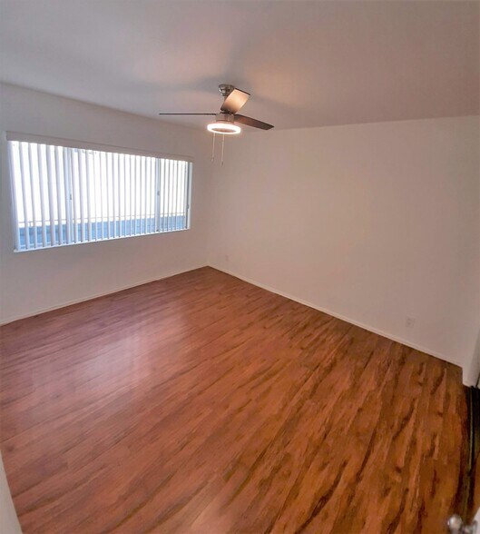 Building Photo - 14804 Dickens St