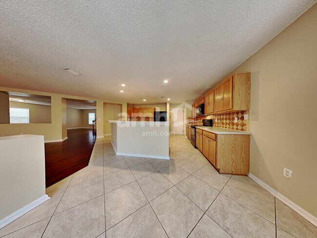 Building Photo - 11673 Brian Lakes Dr