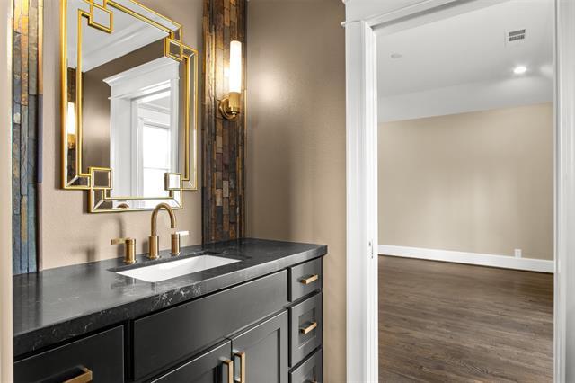 Building Photo - 5230 Homer St