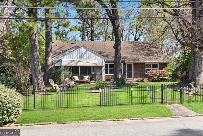 Building Photo - 1194 Spring Valley Ln NE