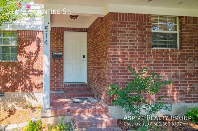 Building Photo - Adorable, Updated Home in Stifft Station