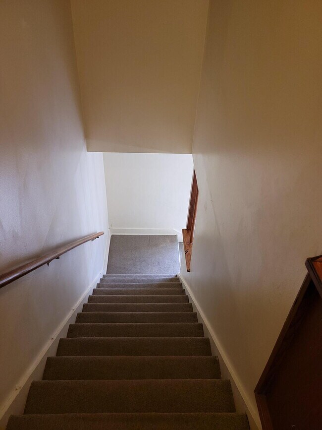 Building Photo - "Charming 2-Bedroom Oasis with Modern Comforts in Jonesboro!"