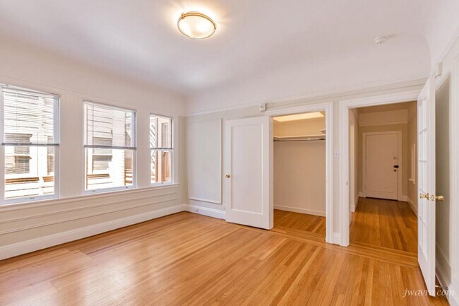 Building Photo - 5000 California St