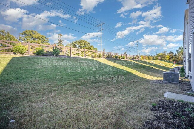 Building Photo - 15223 Scoter St