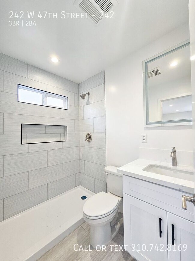Building Photo - 242 W 47th St