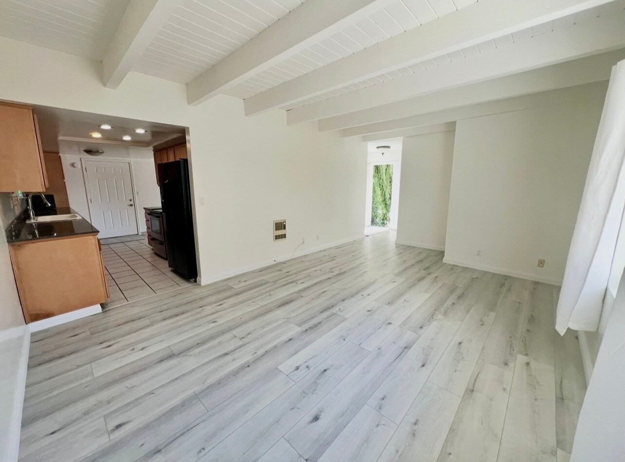 Building Photo - 2113 Clark Ln