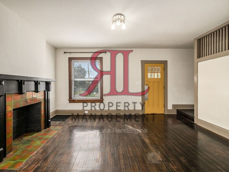 Building Photo - 954 Stanley Ave