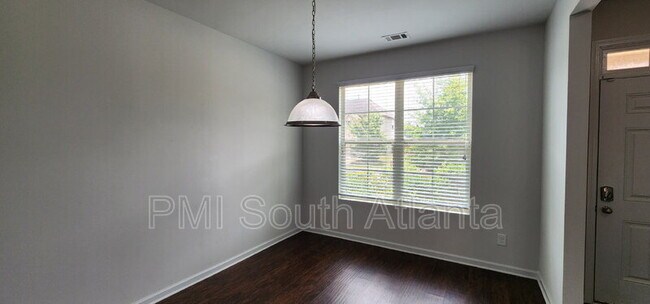 Building Photo - 633 Amrose Way