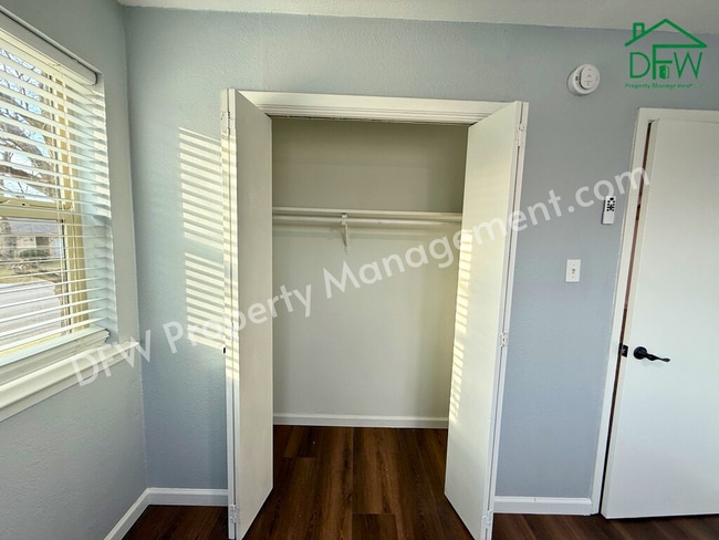 Building Photo - Beautifully Renovated 4-Bedroom Home with Large Backyard in Watauga!