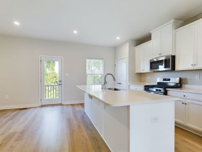 Building Photo - 301 W 20th St