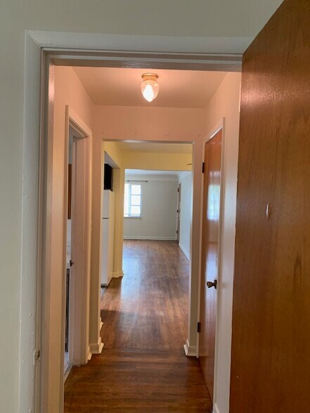 Hallway to Living room - 5834 Robison Rd