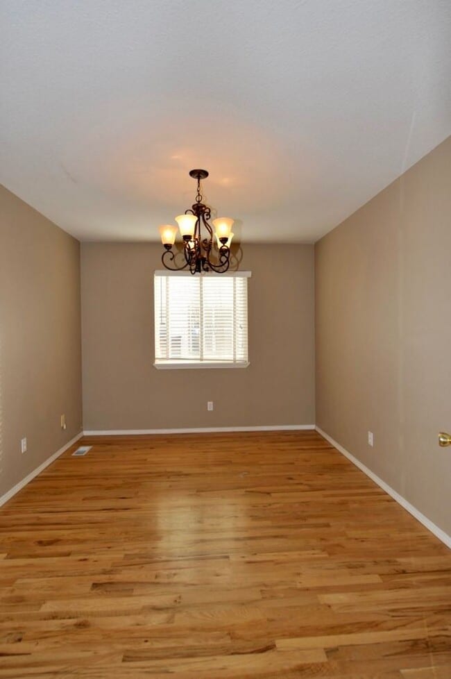 Building Photo - CDA Place Neighborhood- 4 bed with basement, cul de sac