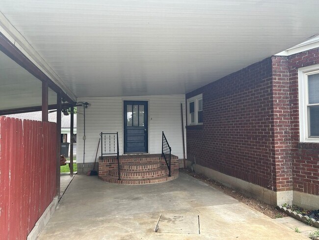 Building Photo - 2801 Lascassas Pike