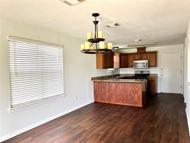 Building Photo - 107 Hague St