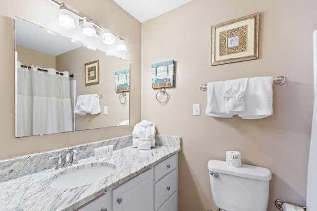 Building Photo - 1988 W Beach Blvd