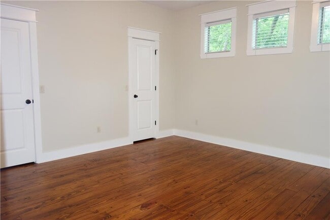 Building Photo - 8318 Bowling Green Dr