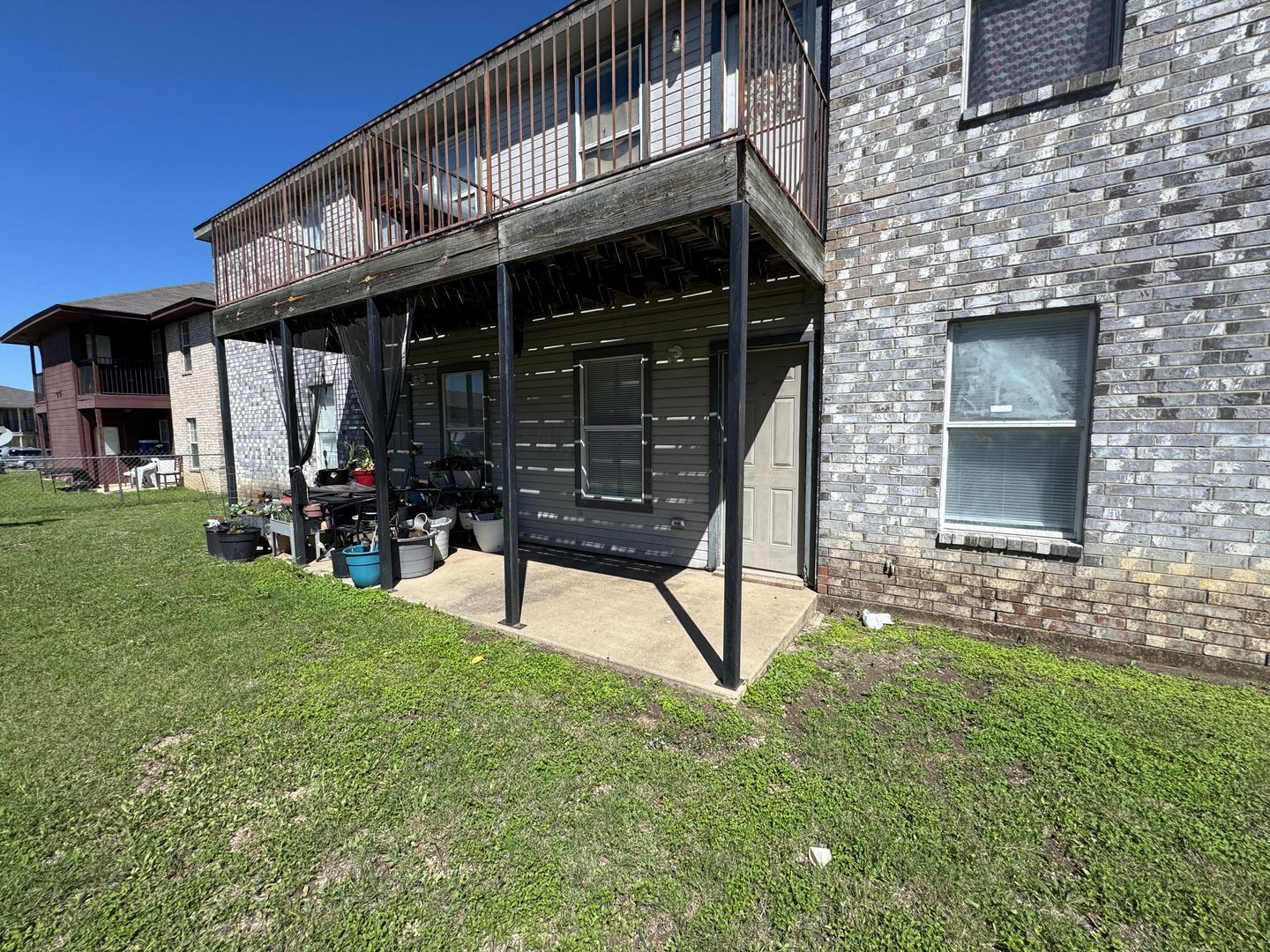 Building Photo - 3203 Toledo Dr