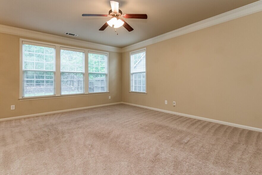 Building Photo - 3925 Village Estates Ct
