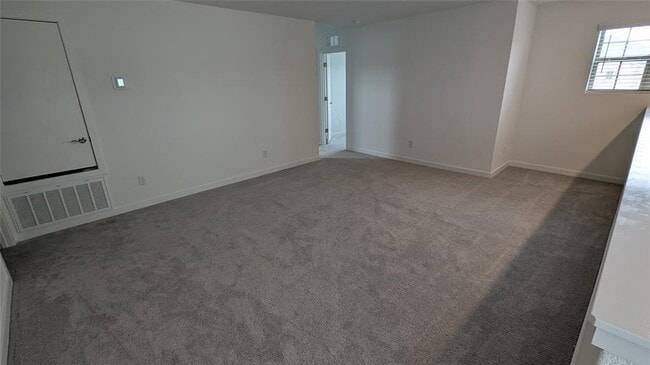 Building Photo - 441 Bristlecone Bend