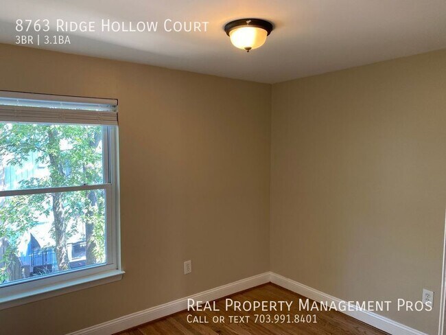 Building Photo - 8763 Ridge Hollow Ct