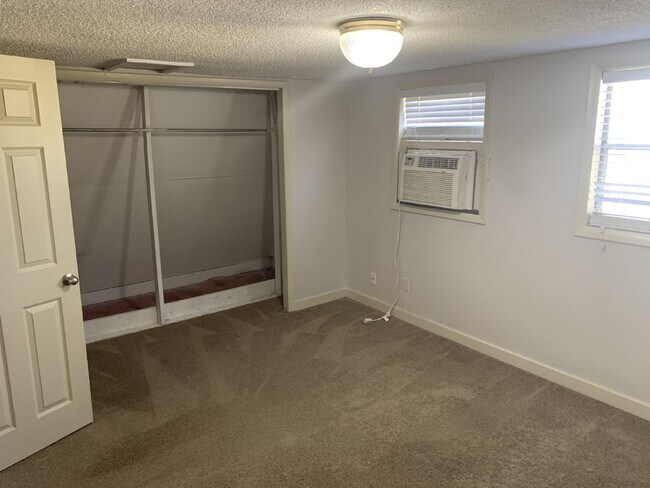 Building Photo - "Cozy 1-Bedroom Retreat in Nashville – Per...