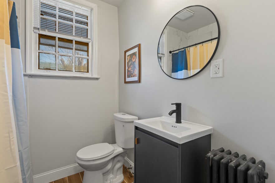 Building Photo - 4348 Southern Ave SE