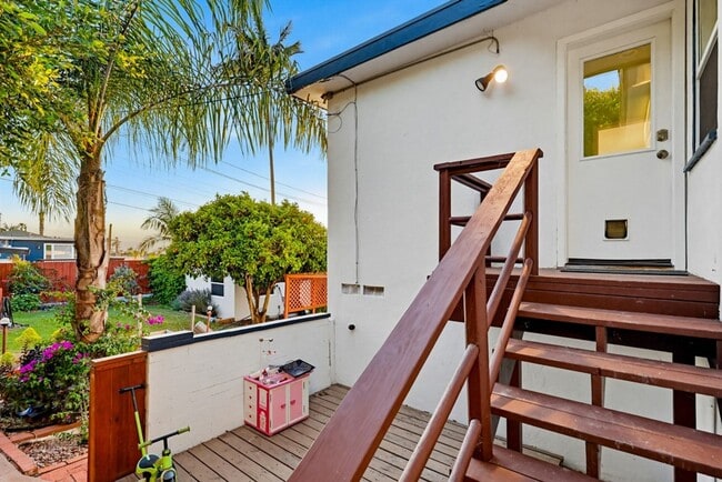 Building Photo - 3 Bedroom Home with Ocean Views in Point Loma