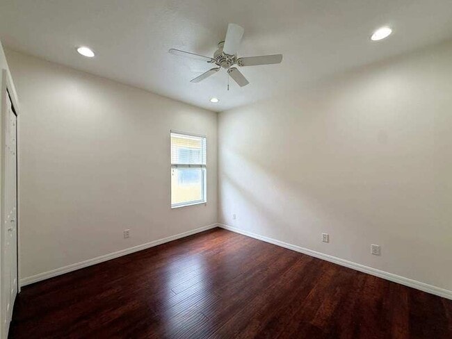 Building Photo - 9512 Greenpointe Dr