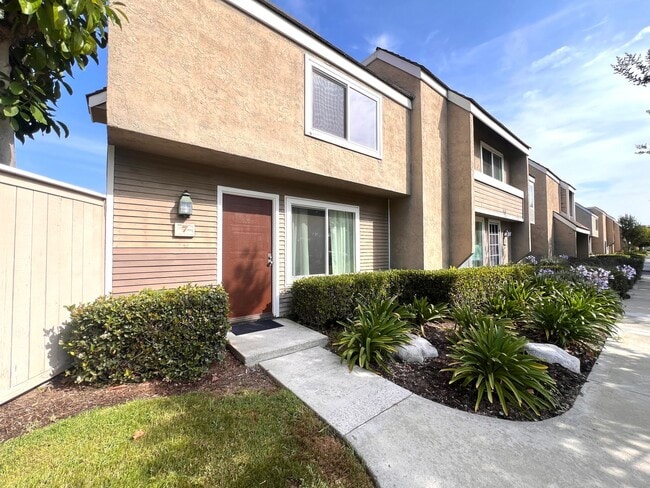 Primary Photo - Stunning 2 Bedroom located in Irvine.