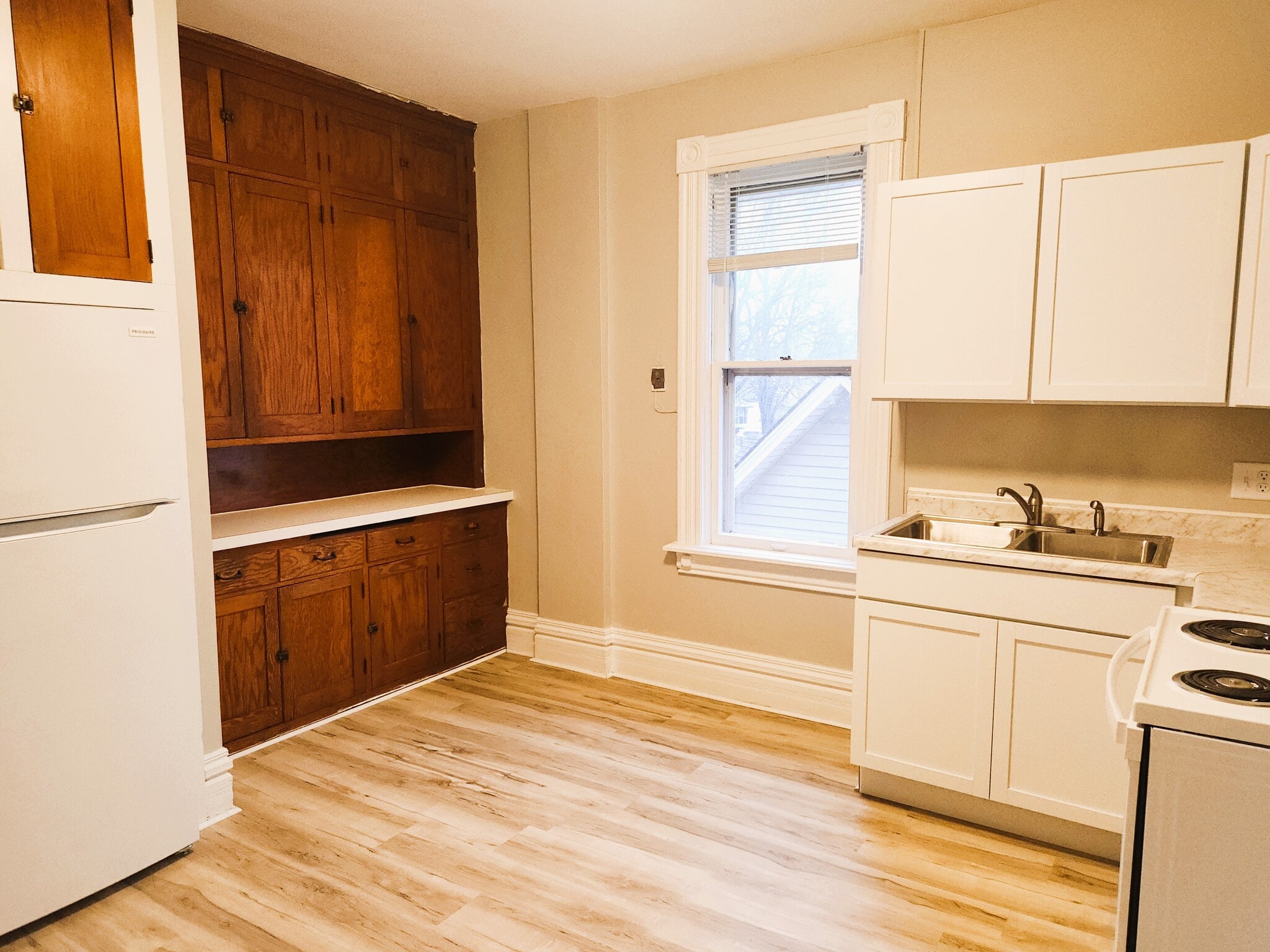Kitchen - 352 8th St E