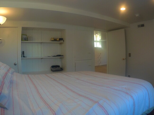 Building Photo - 4 Bed Beautiful Refurbished Sugarhouse Home