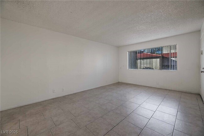 Building Photo - 5278 S Maryland Pkwy