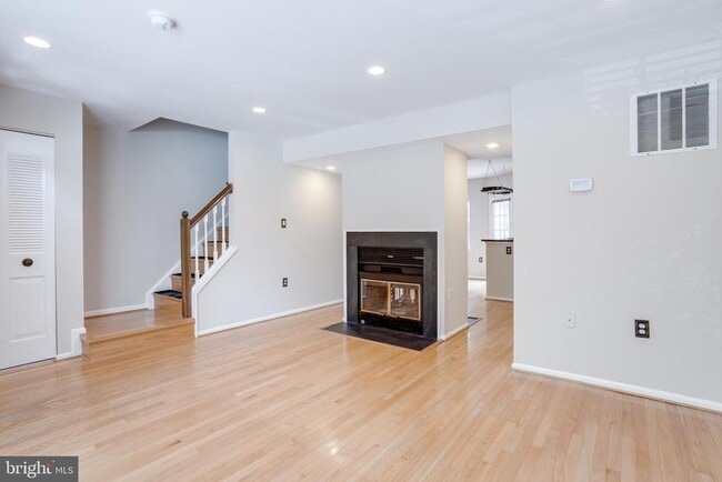 Building Photo - 5728 Evergreen Knoll Ct