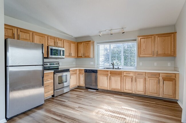 Building Photo - Must See 3 Bedroom In Coyote Run!!