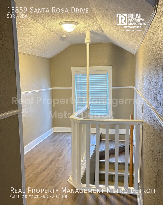 Building Photo - 15859 Santa Rosa Dr