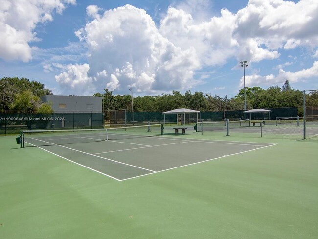 Building Photo - 1650 5th Ave