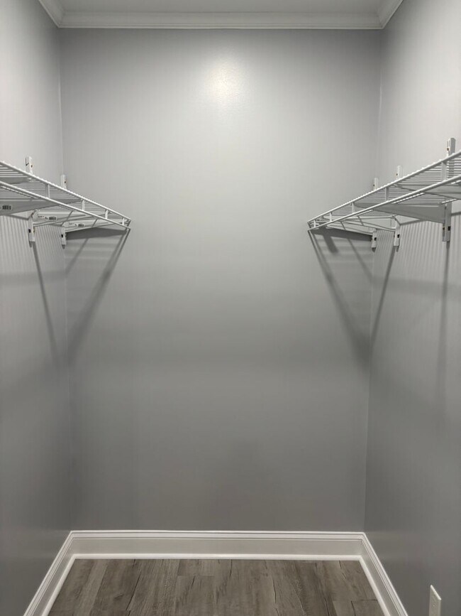 Building Photo - Fully renovated 3 bedroom 2 bathroom house!   Lawn Care Included