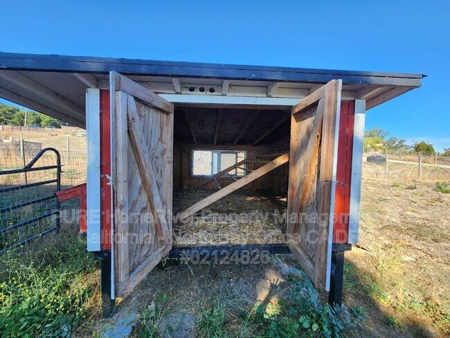 Building Photo - 3191 Eastman Ln