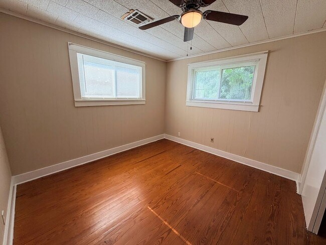 Building Photo - Spacious 4BR Downtown Lake Charles Home - Full of Character