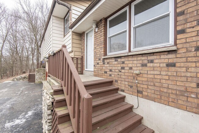 Building Photo - 21225 Mary Lynn Dr