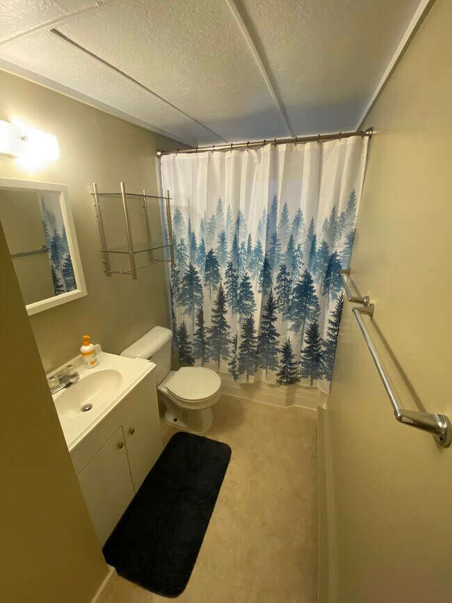 Building Photo - 7932 Violet Dr