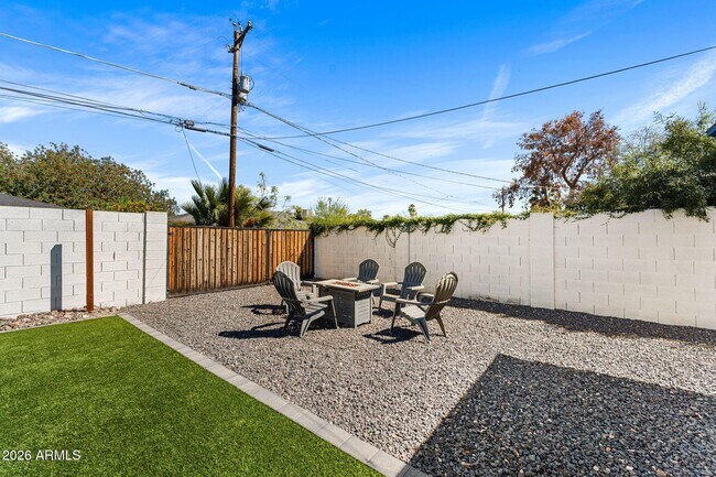 Building Photo - 8302 E Windsor Ave