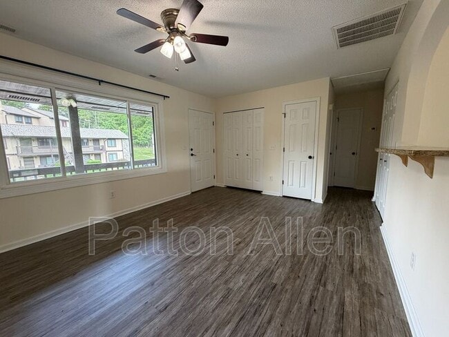 Building Photo - 48 Dawnwood Cir