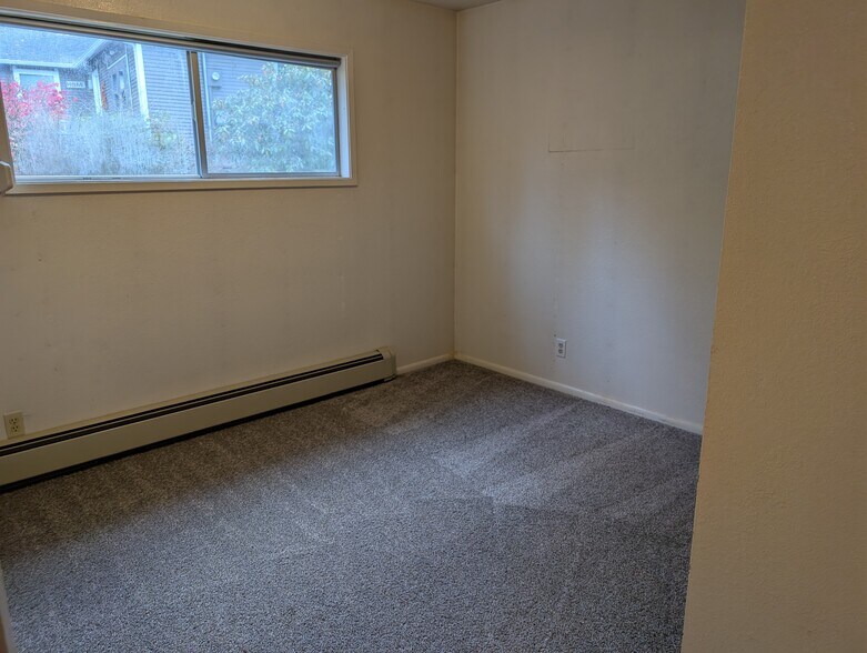 Building Photo - 2575 Yew Street Rd