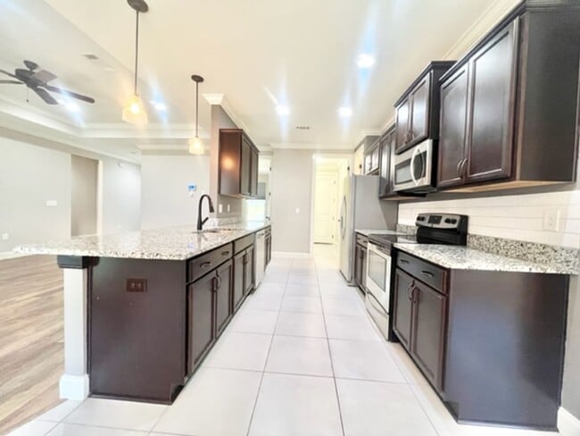 Building Photo - 113 Kailyn Ct